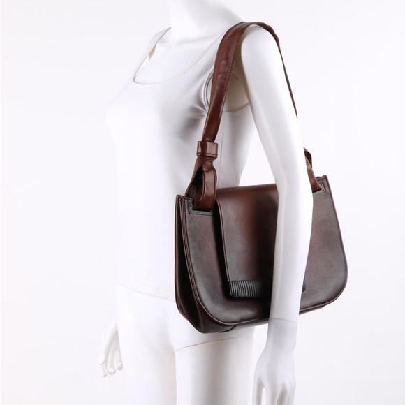 90s Gucci Leather and bamboo handbag - Picture 2 of 7